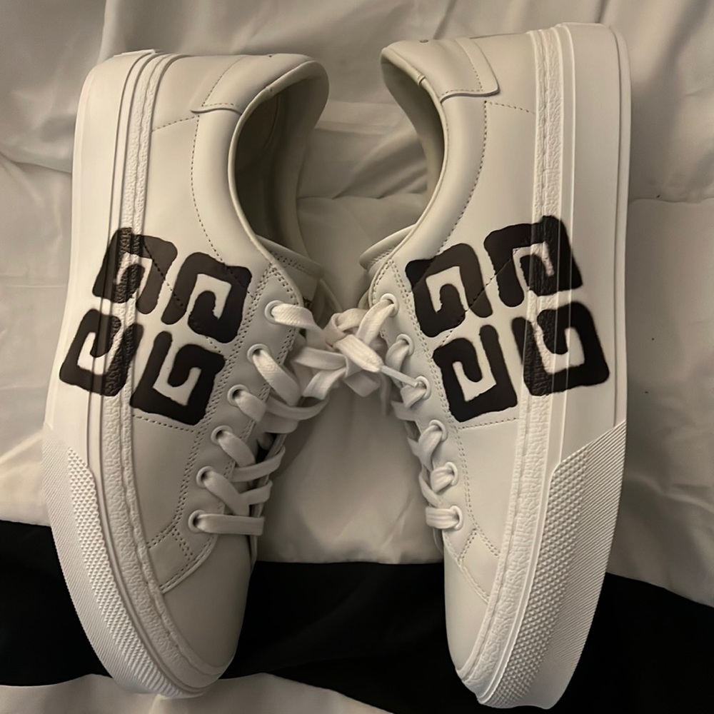 Givenchy city sport sneakers